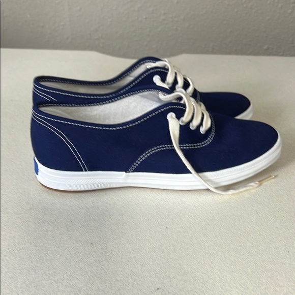 Keds Blue and White Canvas Sneakers Classic Style - Picture 4 of 7